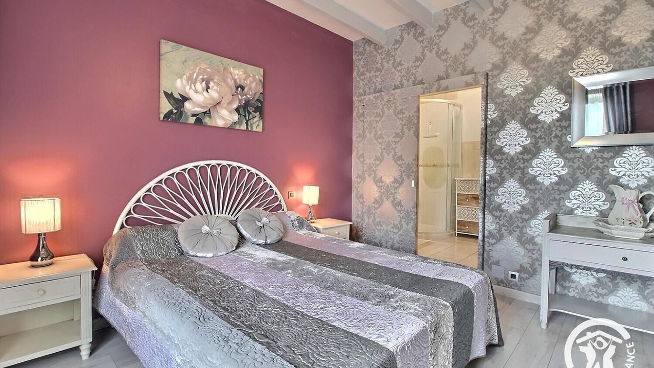 Photo of Bedroom in Henon
