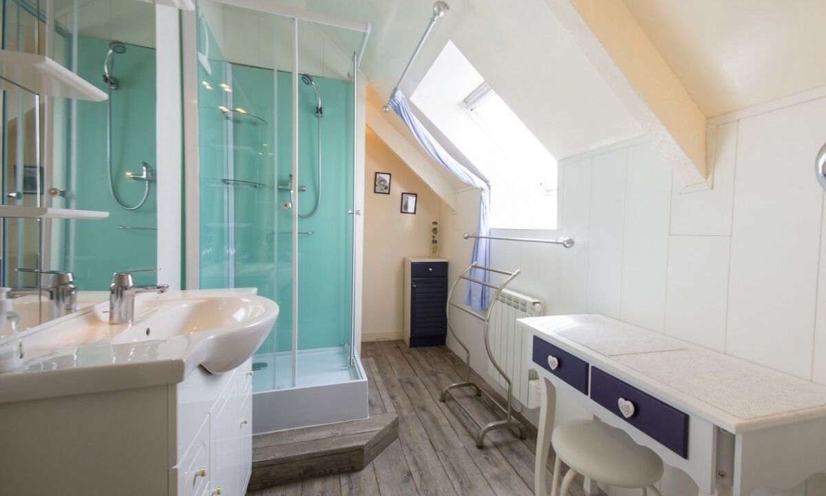 Photo of Bathroom in Henon