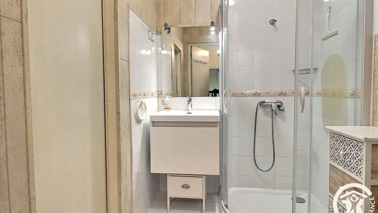 Photo of Bathroom in Henon