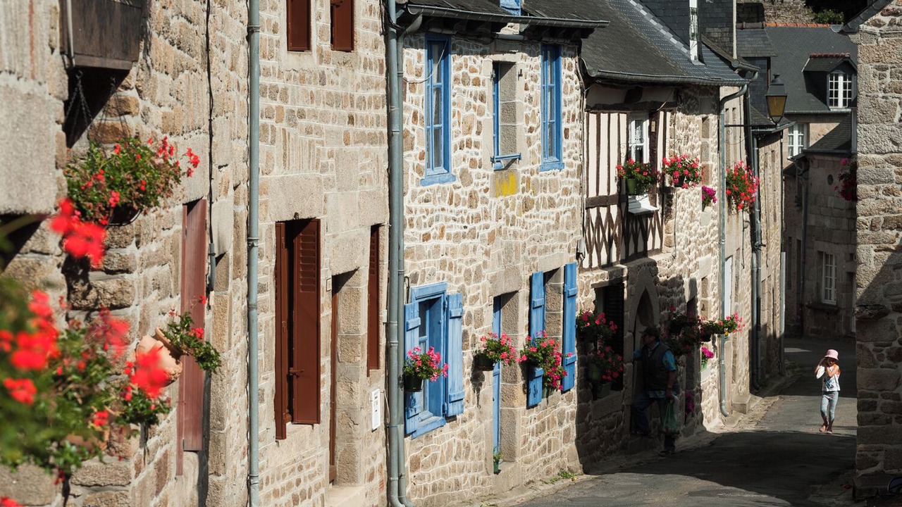 Photo of Others in Henon