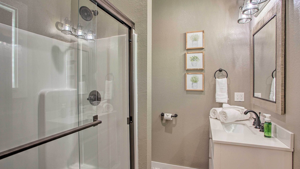 Photo of Bathroom in Calera