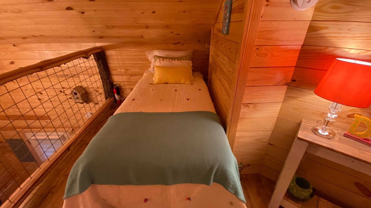 Photo of Bedroom in Lacy-Lakeview