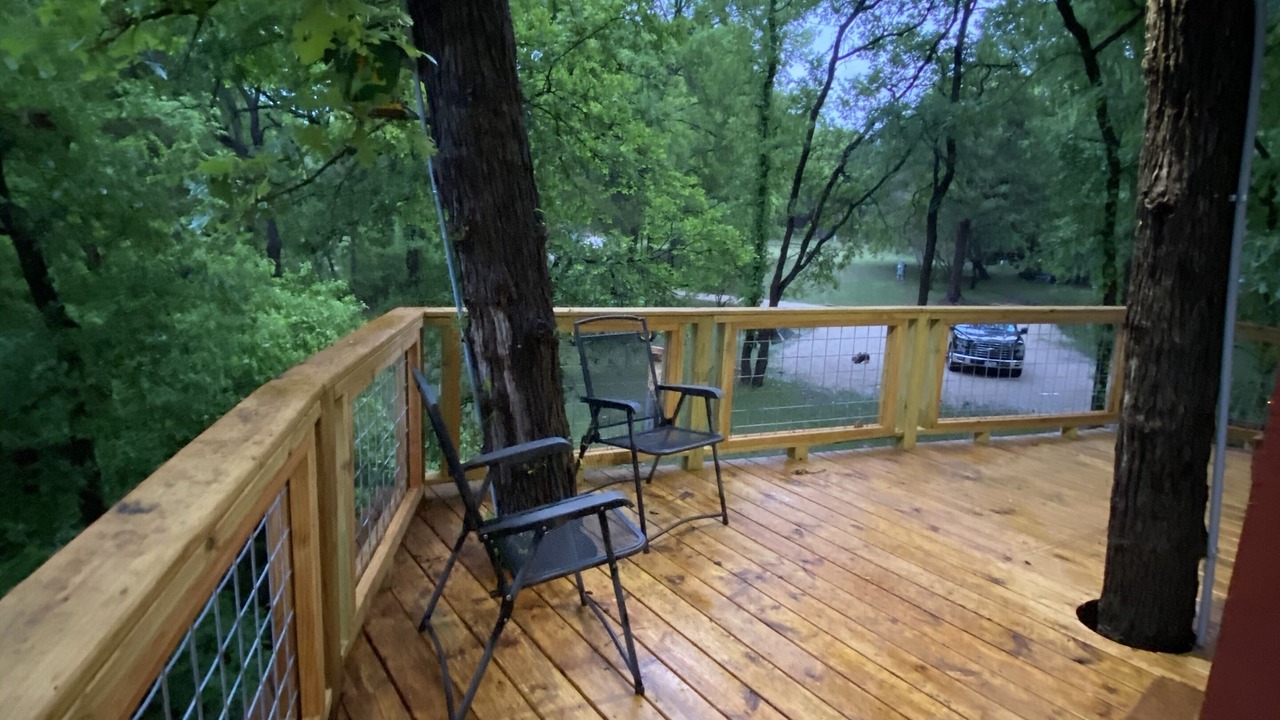 Photo of Patio Balcony in Lacy-Lakeview