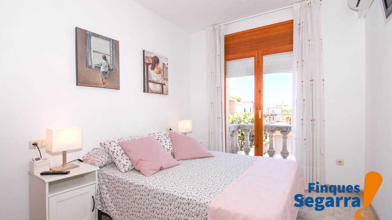 Photo of Bedroom in El Roc de Sant Gaieta