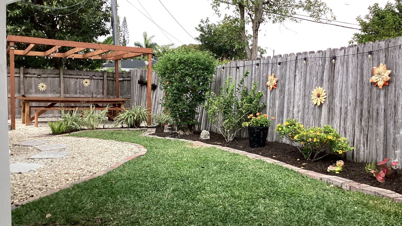 Photo of Outdoor in North Andrews Gardens