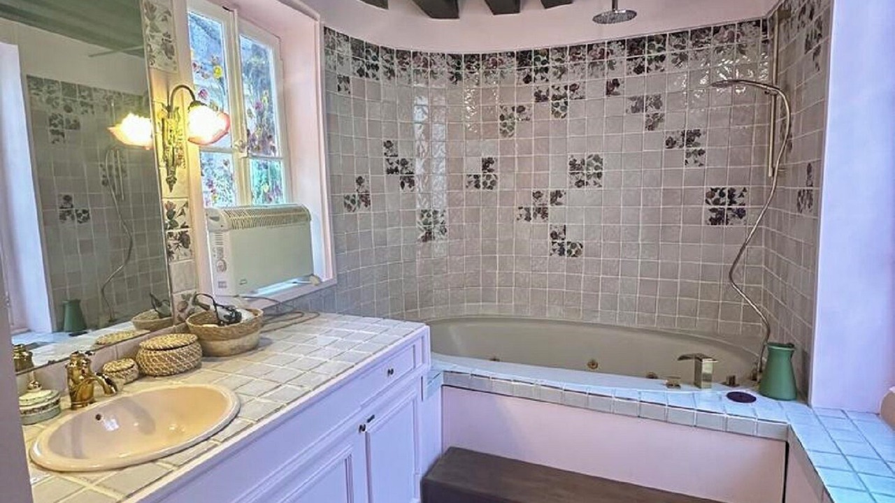 Photo of Bathroom in Quartier de la Monnaie