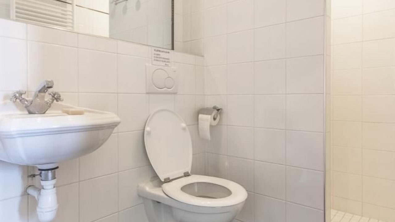Photo of Bathroom in Cluny