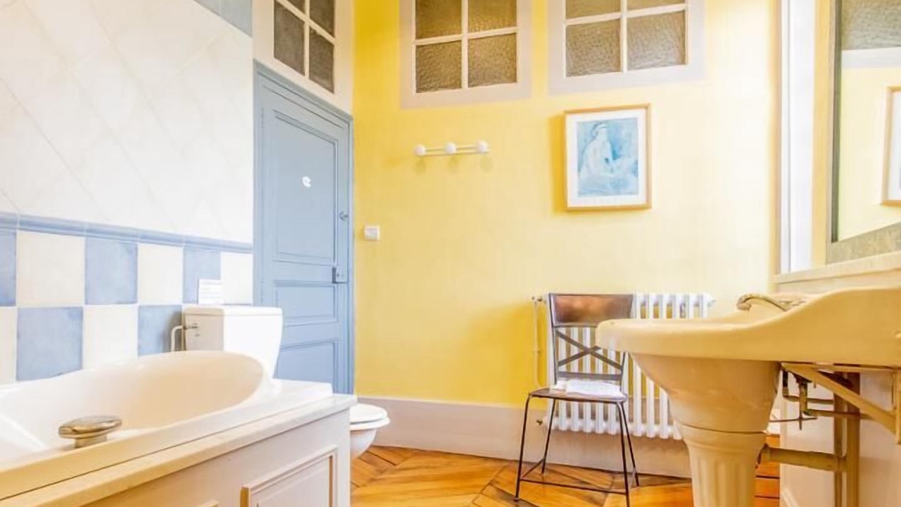 Photo of Bathroom in Cluny