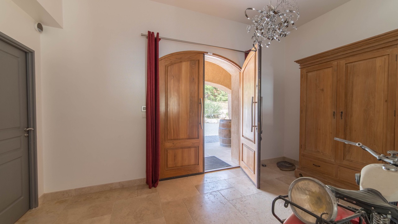 Photo of Others in Entrepierres