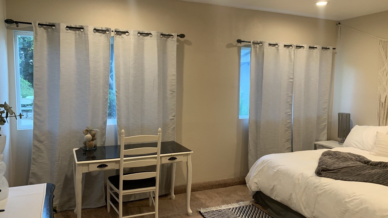 Photo of Bedroom in Alessandro Heights