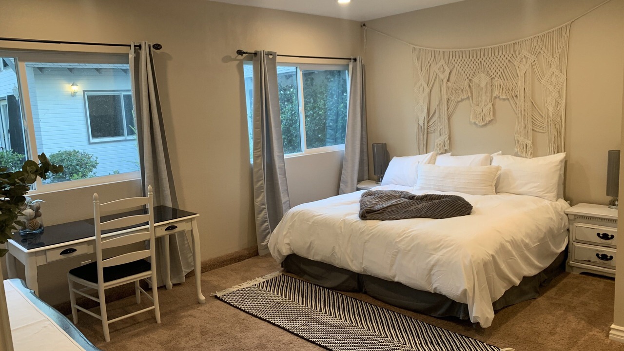 Photo of Bedroom in Alessandro Heights