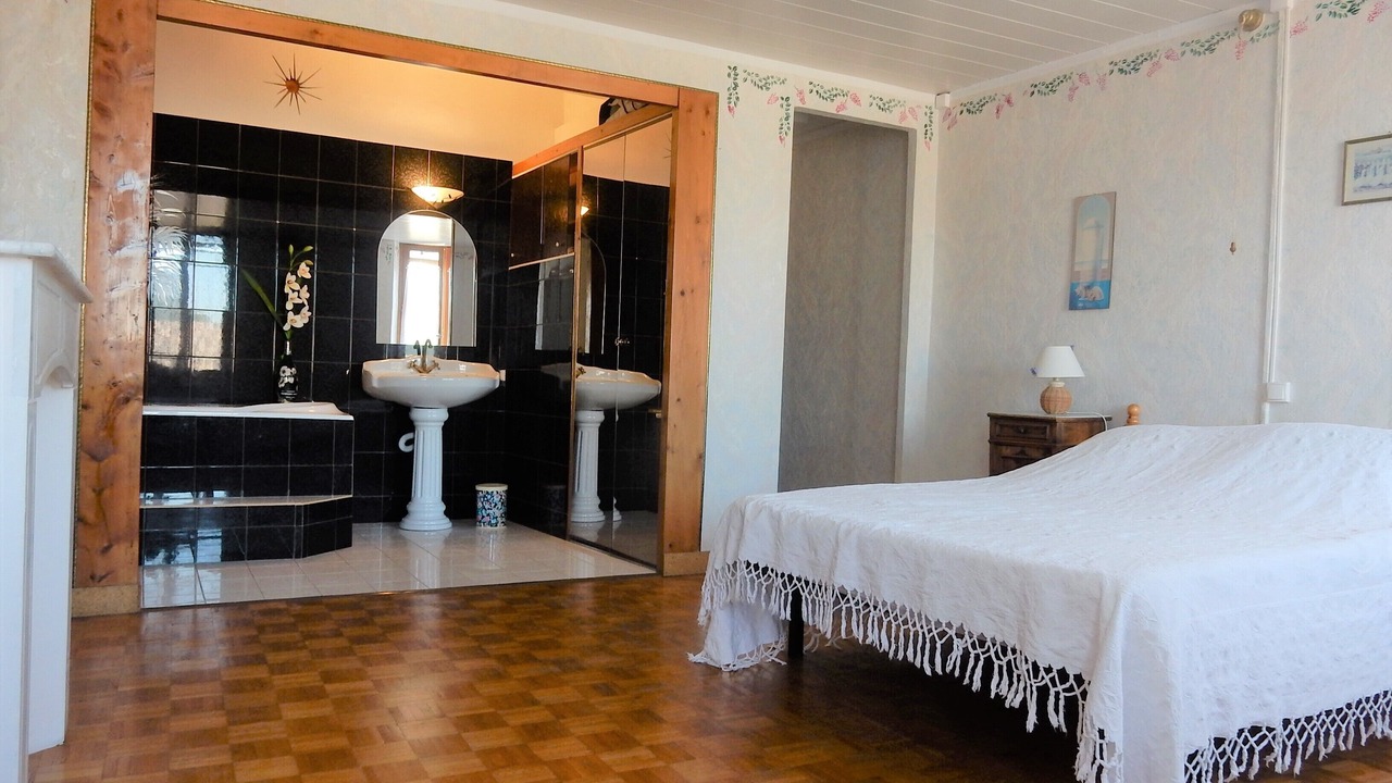 Photo of Bedroom in Estoublon