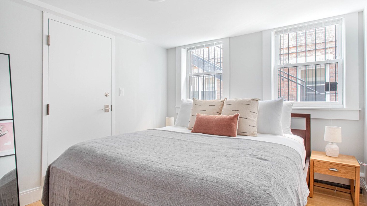 Photo of Bedroom in Cleveland Circle