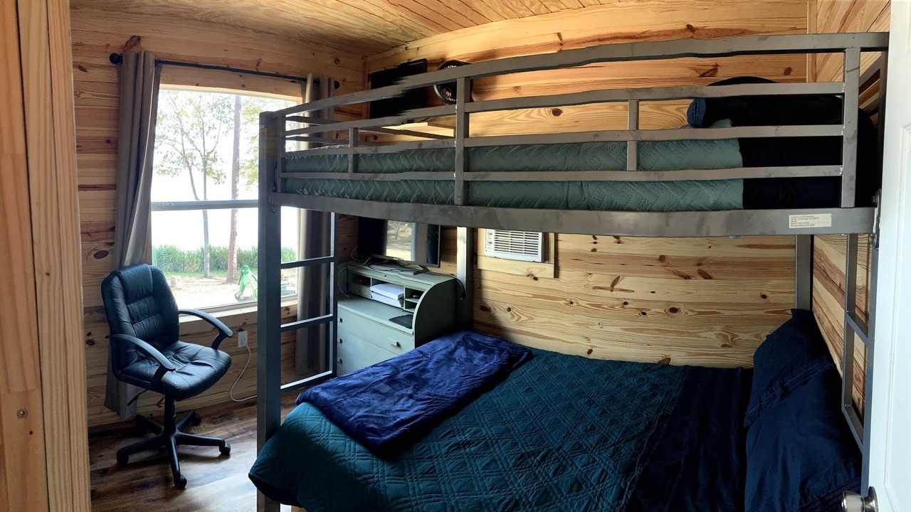 Photo of Bedroom in Grapeland
