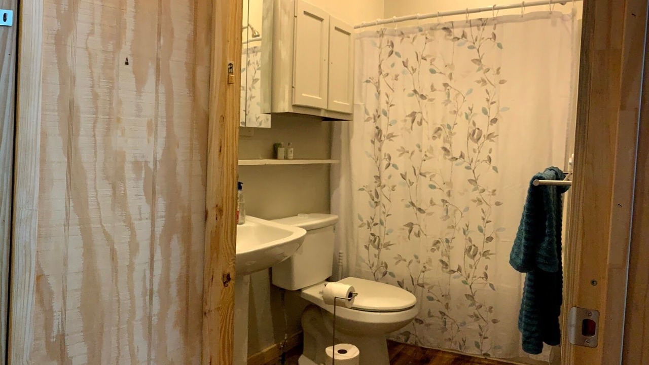 Photo of Bathroom in Grapeland