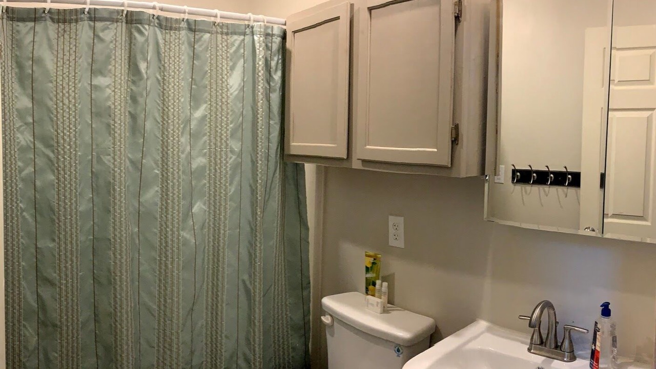Photo of Bathroom in Grapeland
