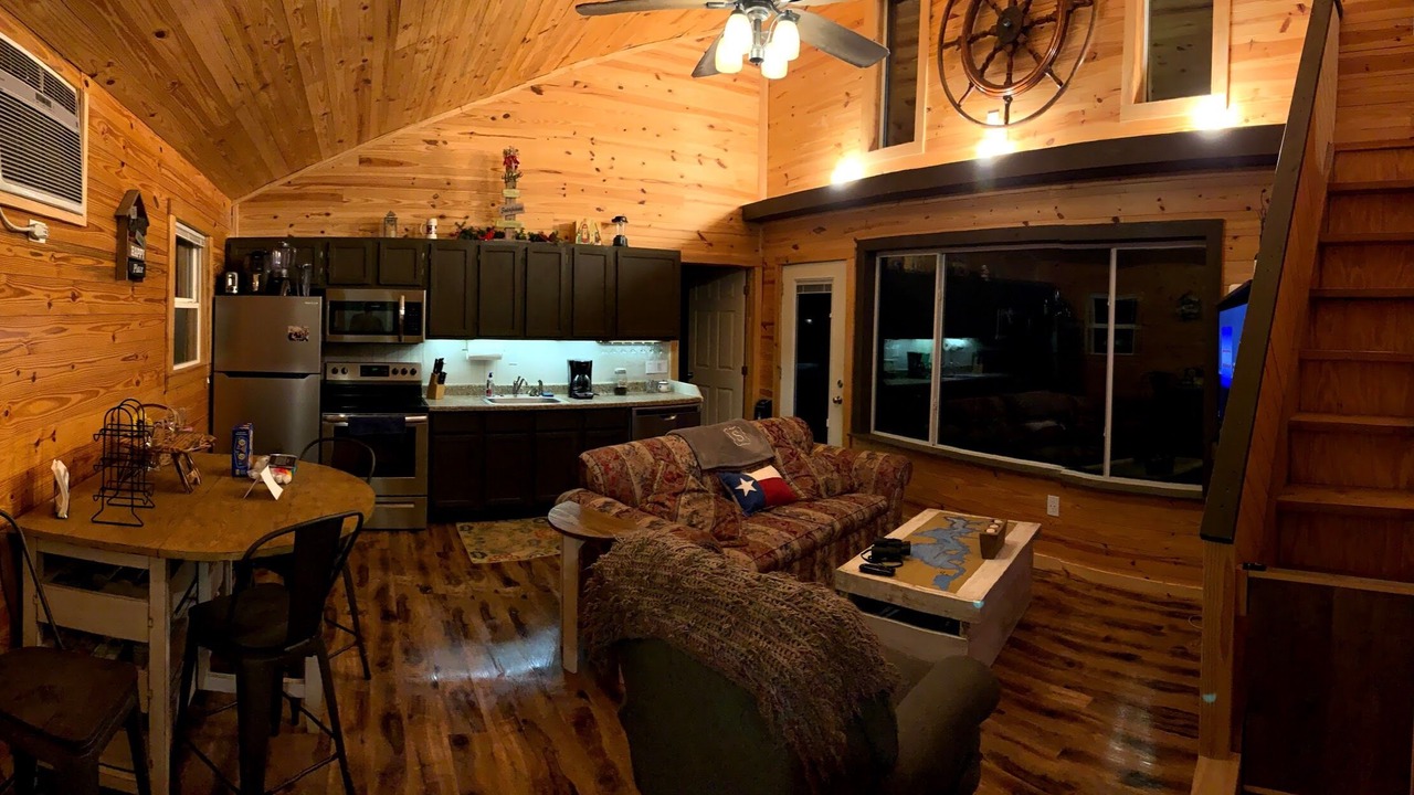 Photo of Livingroom in Grapeland