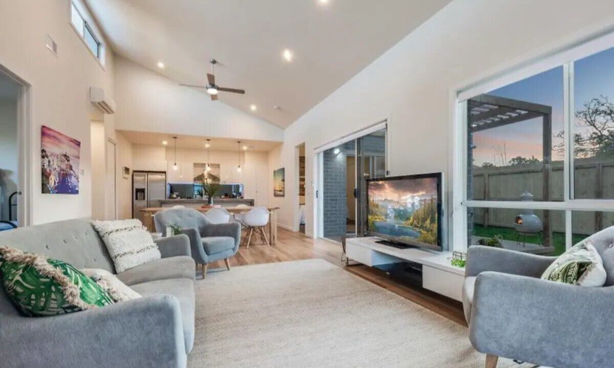 Photo of Livingroom in Belmont