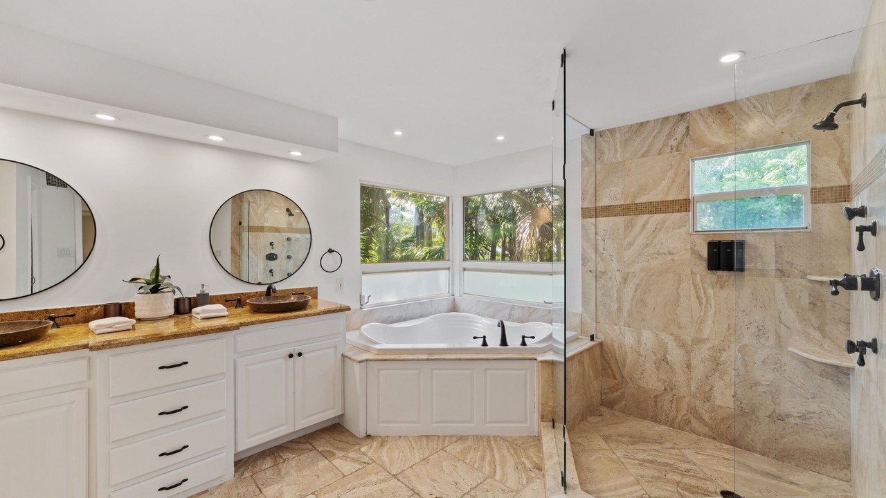 Photo of Bathroom in Oakland Park