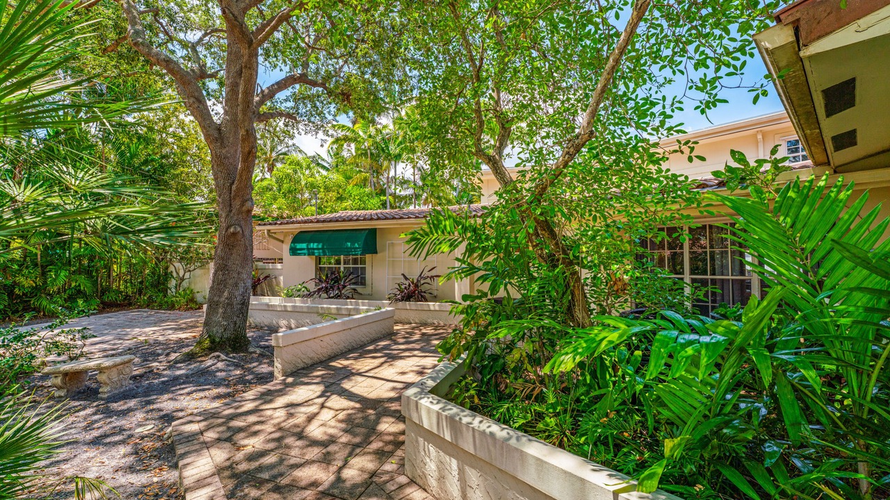 Photo of Outdoor in Oakland Park