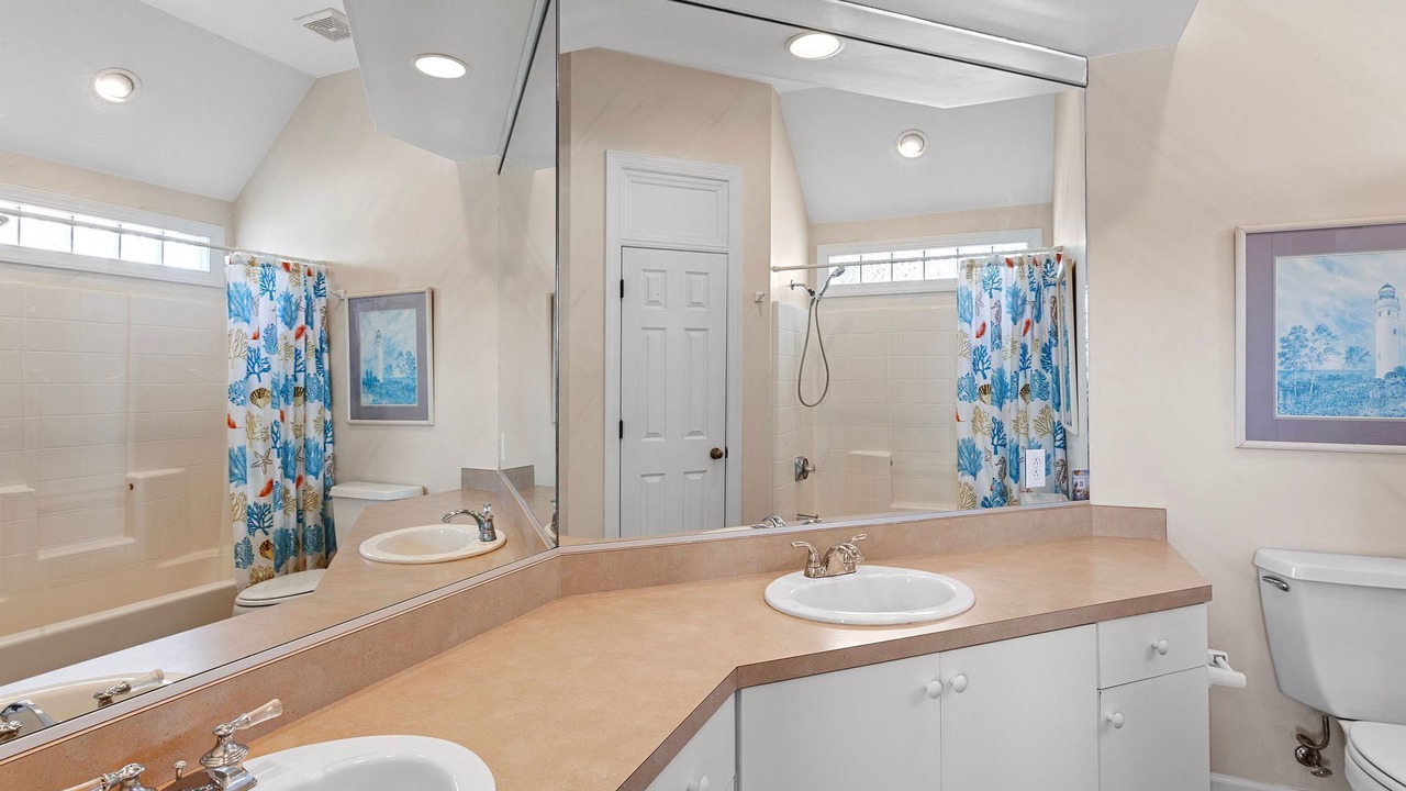 Photo of Bathroom in Monteray Shores