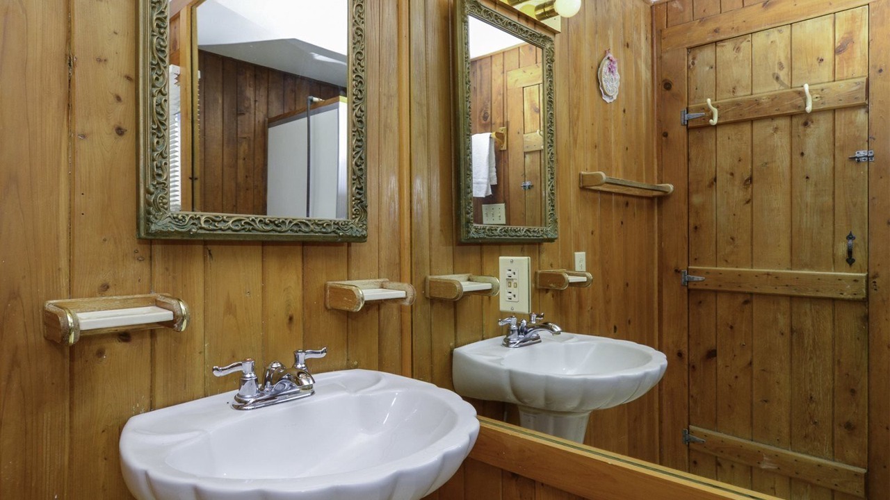 Photo of Bathroom in Kitty Hawk