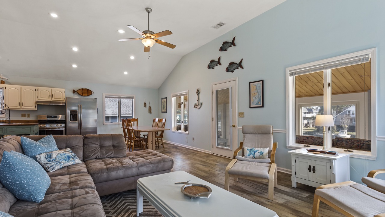 Photo of Livingroom in Colington Harbour