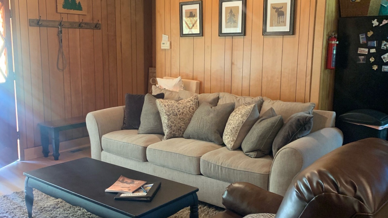 Photo of Livingroom in Shaver Lake