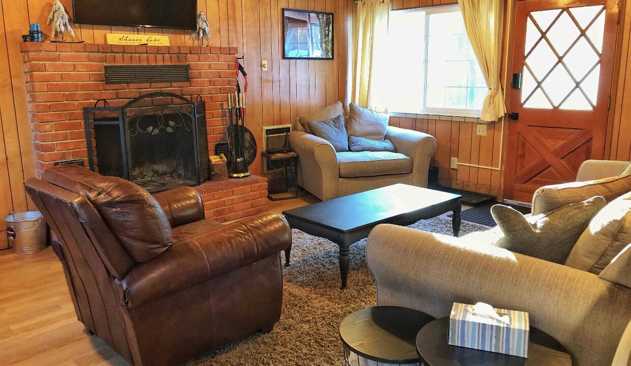 Photo of Livingroom in Shaver Lake