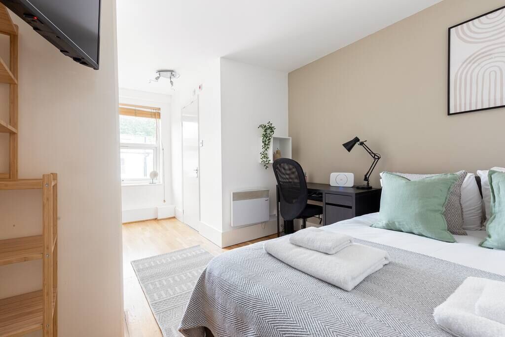 Photo of Bedroom in Bayswater