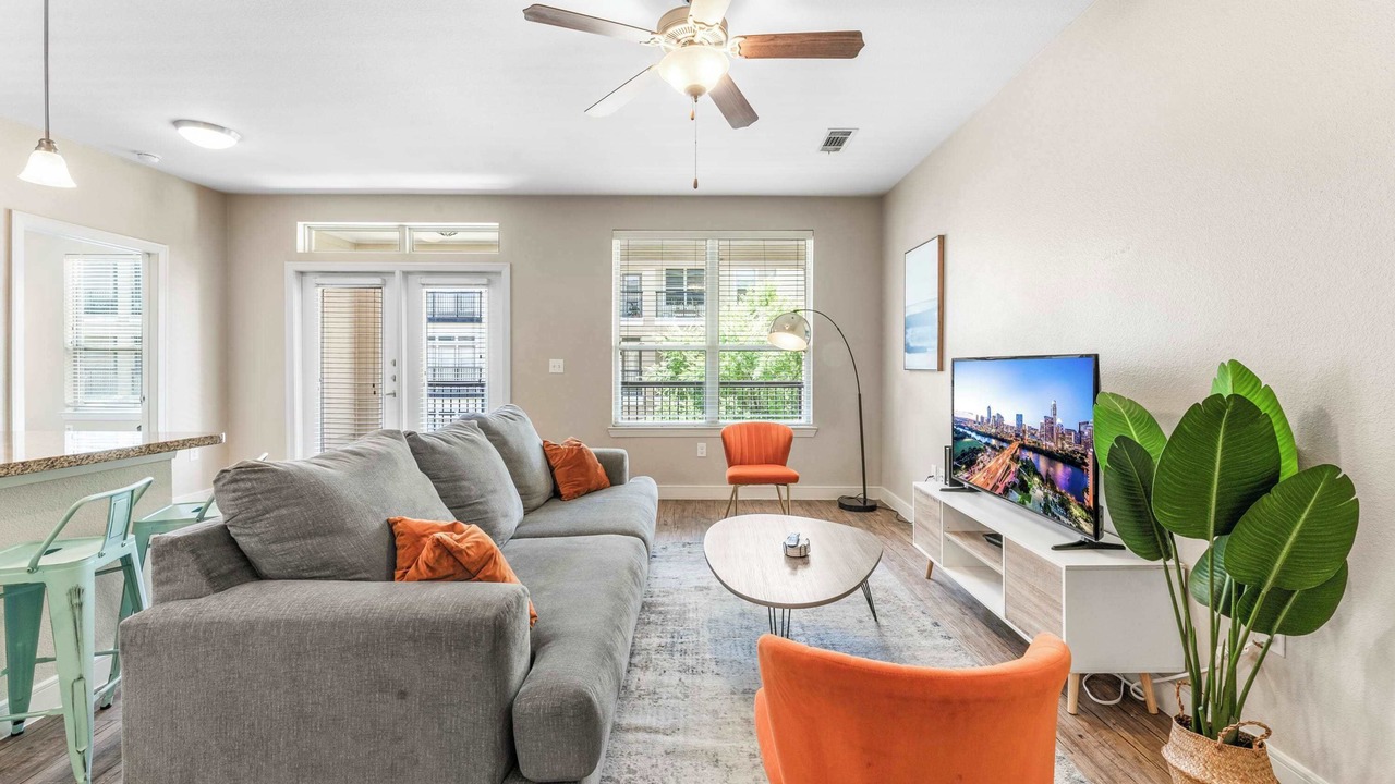 Photo of Livingroom in Greater South River City