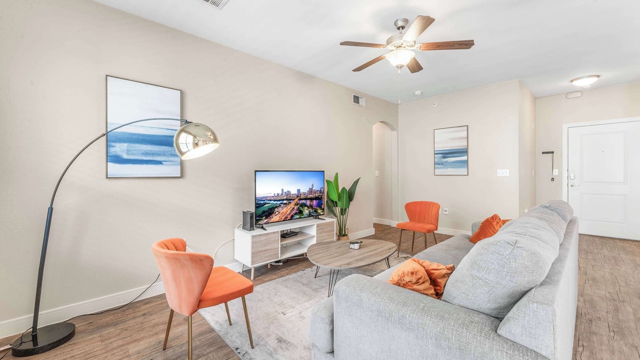 Photo of Livingroom in Greater South River City