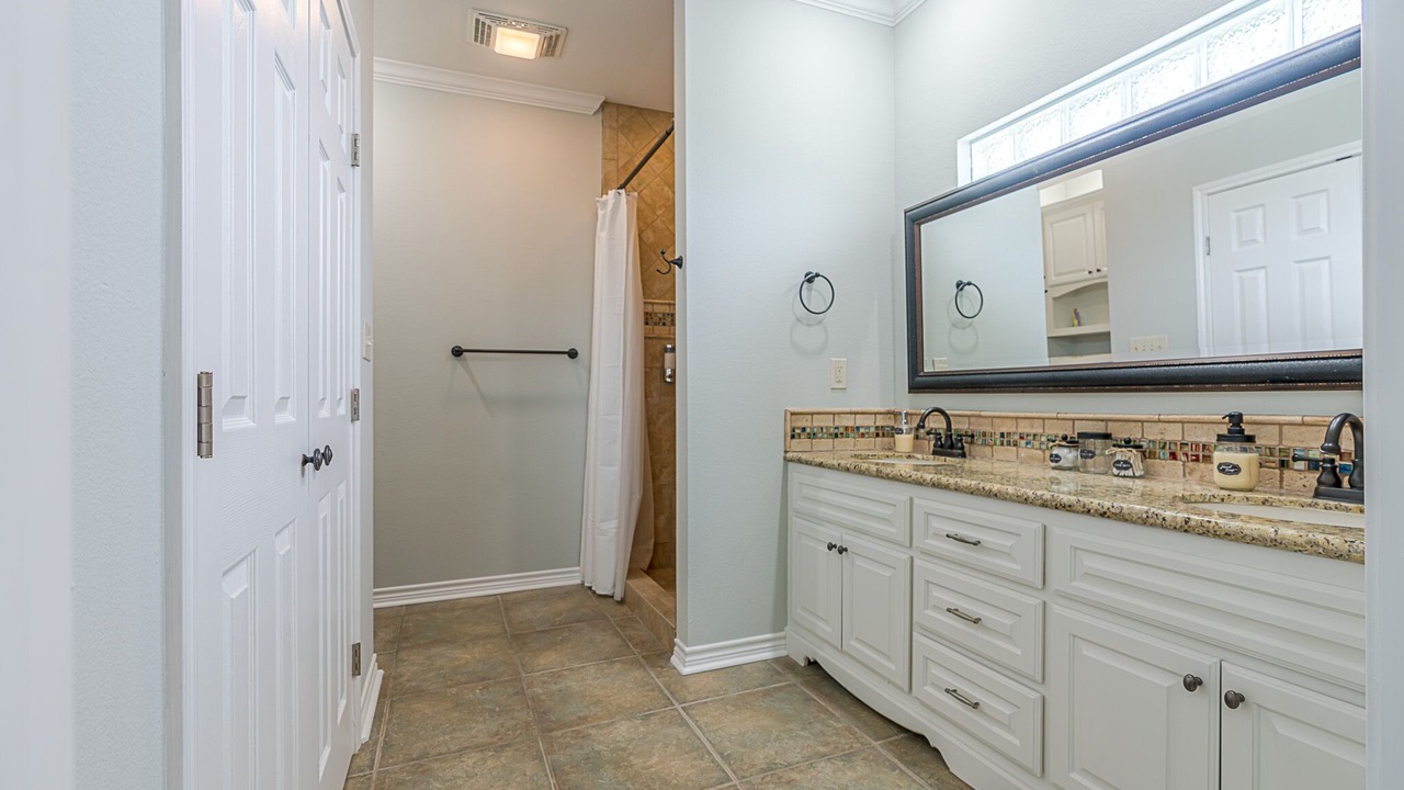 Photo of Bathroom in Crystal Beach