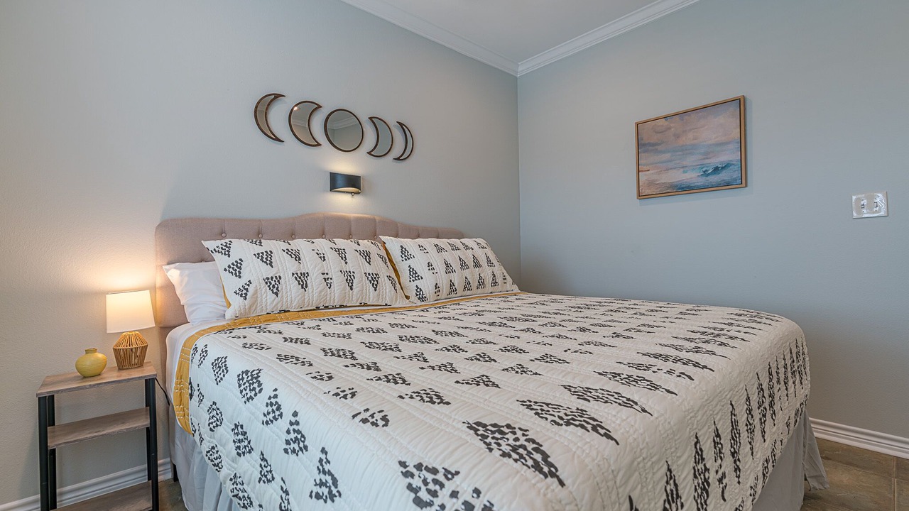 Photo of Bedroom in Crystal Beach