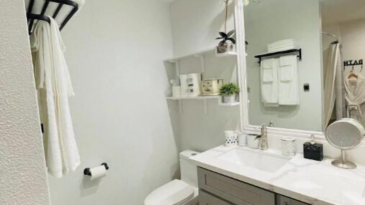 Photo of Bathroom in Seven Coves