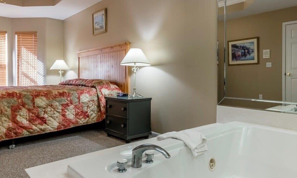 Photo of Bedroom in Village of Four Seasons