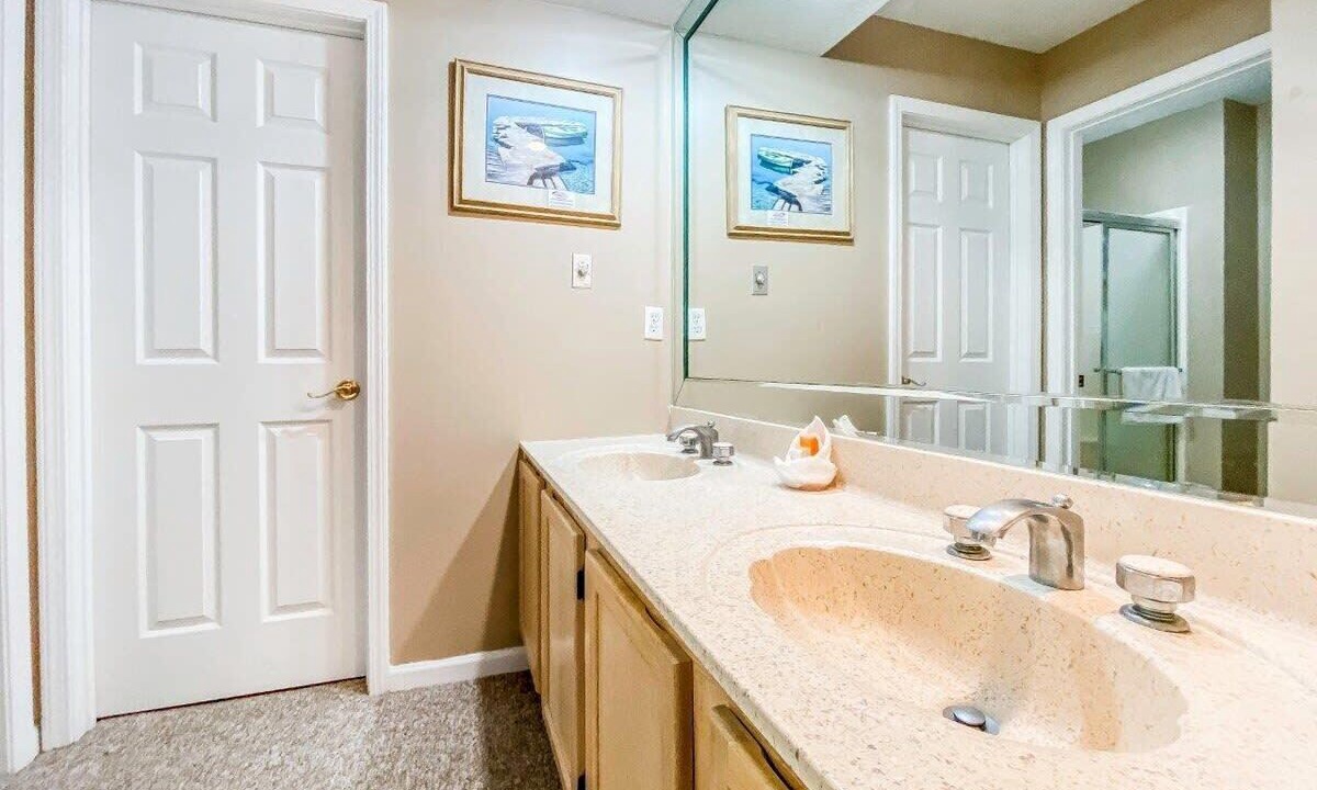 Photo of Bathroom in Village of Four Seasons