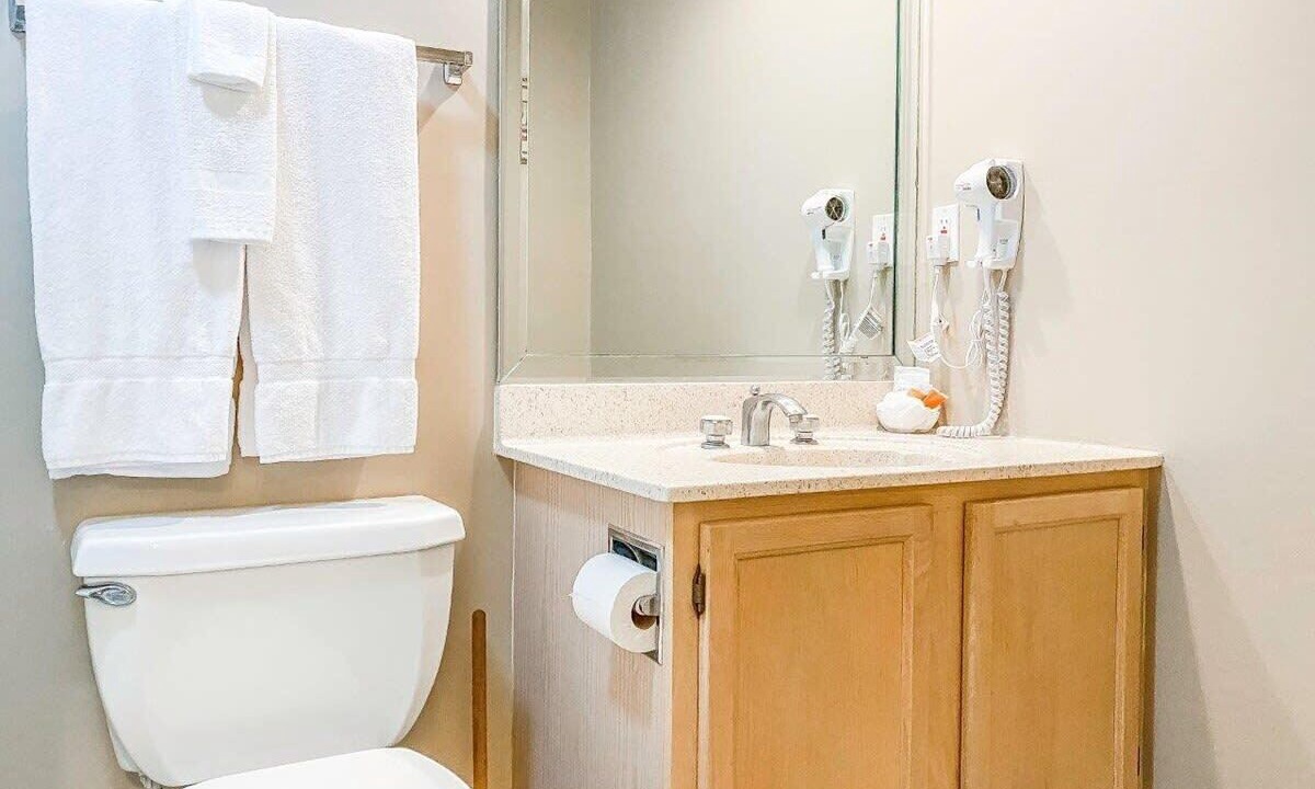 Photo of Bathroom in Village of Four Seasons