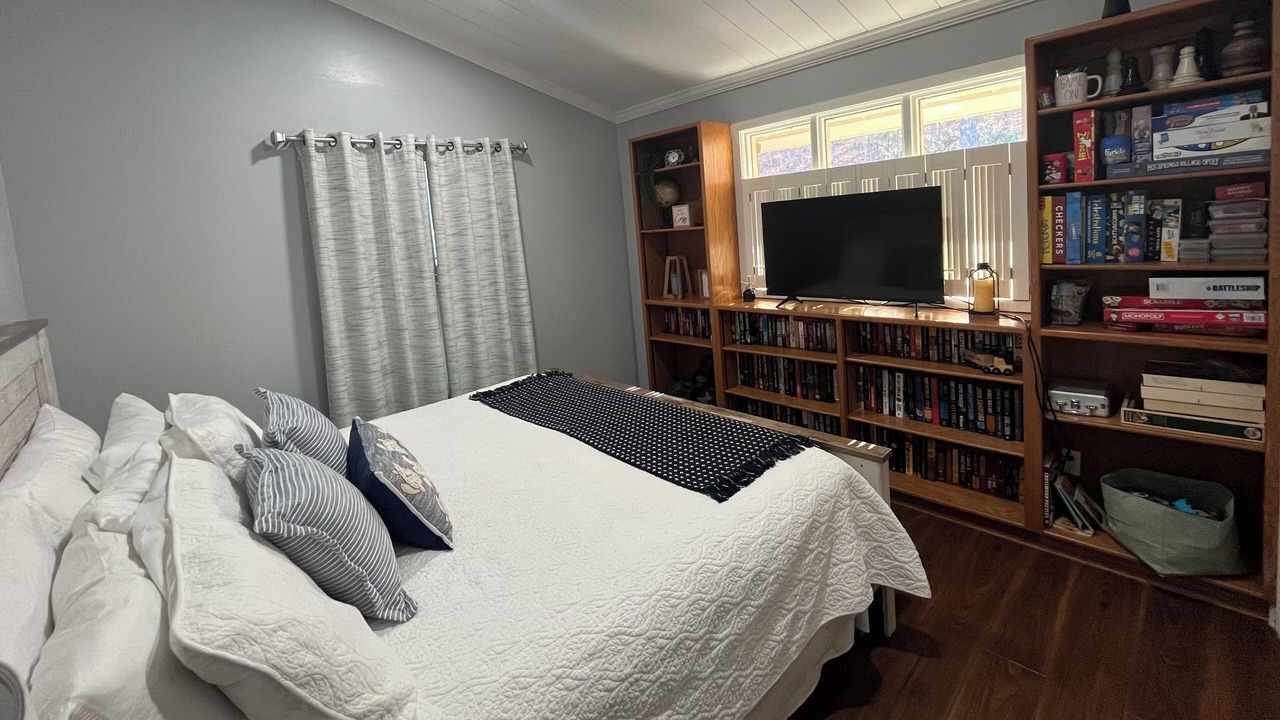 Photo of Bedroom in Hot Springs Village