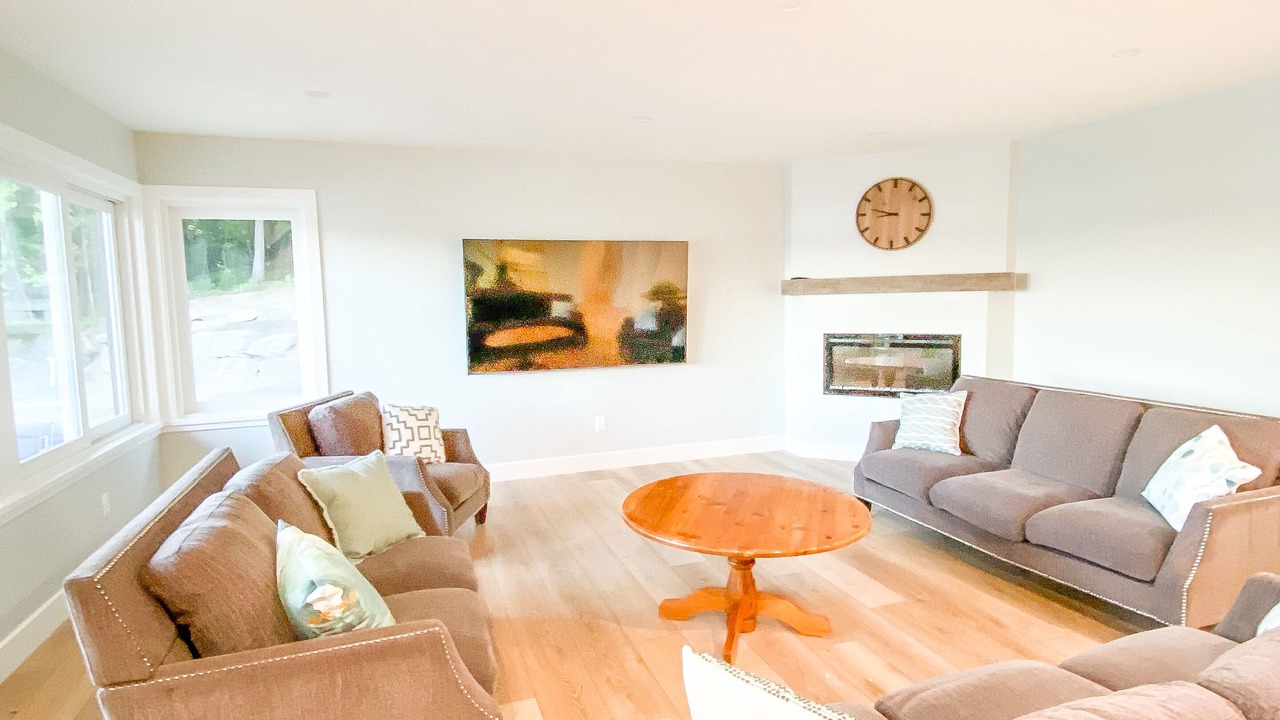 Photo of Livingroom in Port Carling