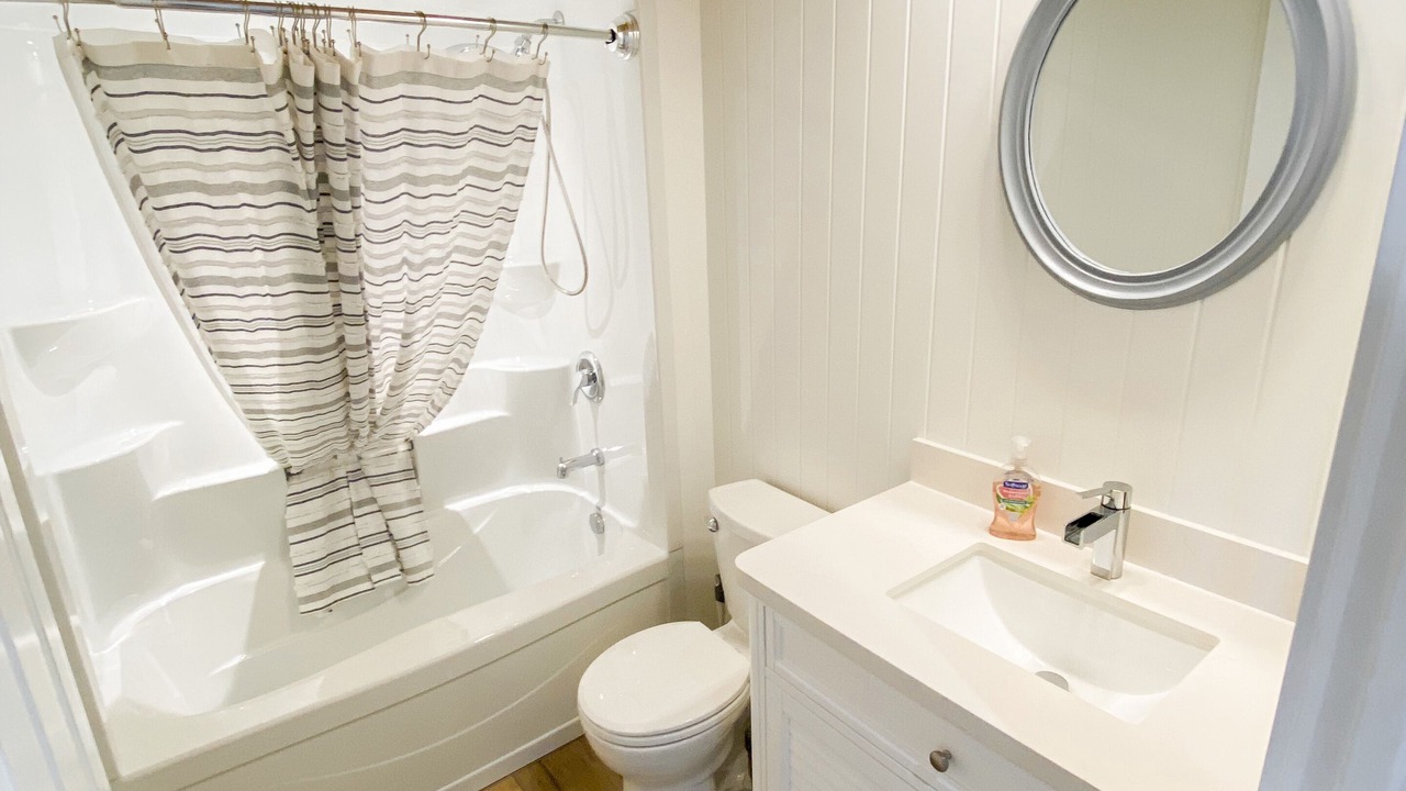 Photo of Bathroom in Port Carling