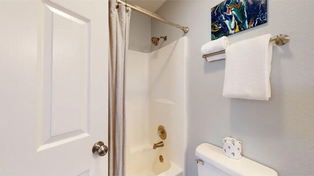Photo of Bathroom in Leeward Sands