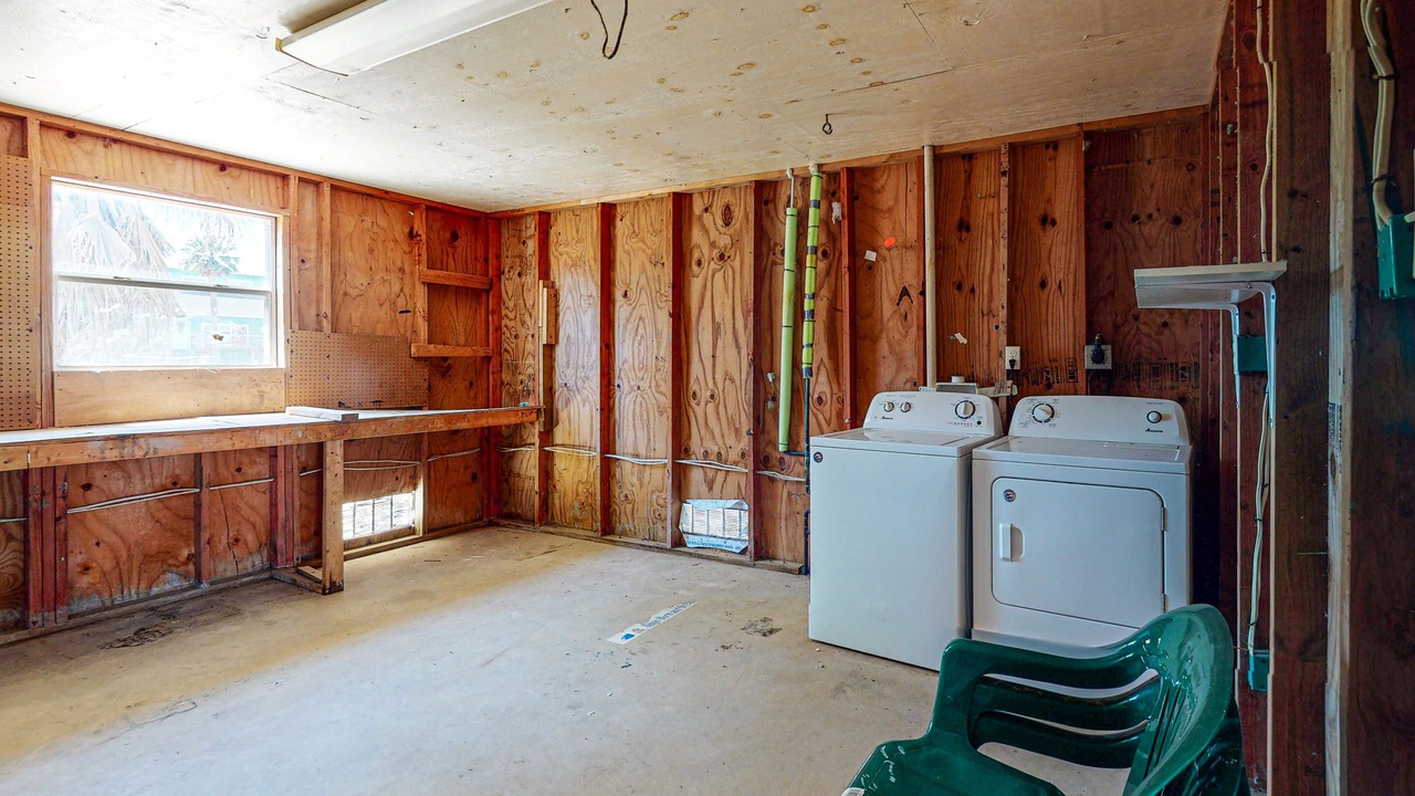 Photo of Bedroom in Leeward Sands