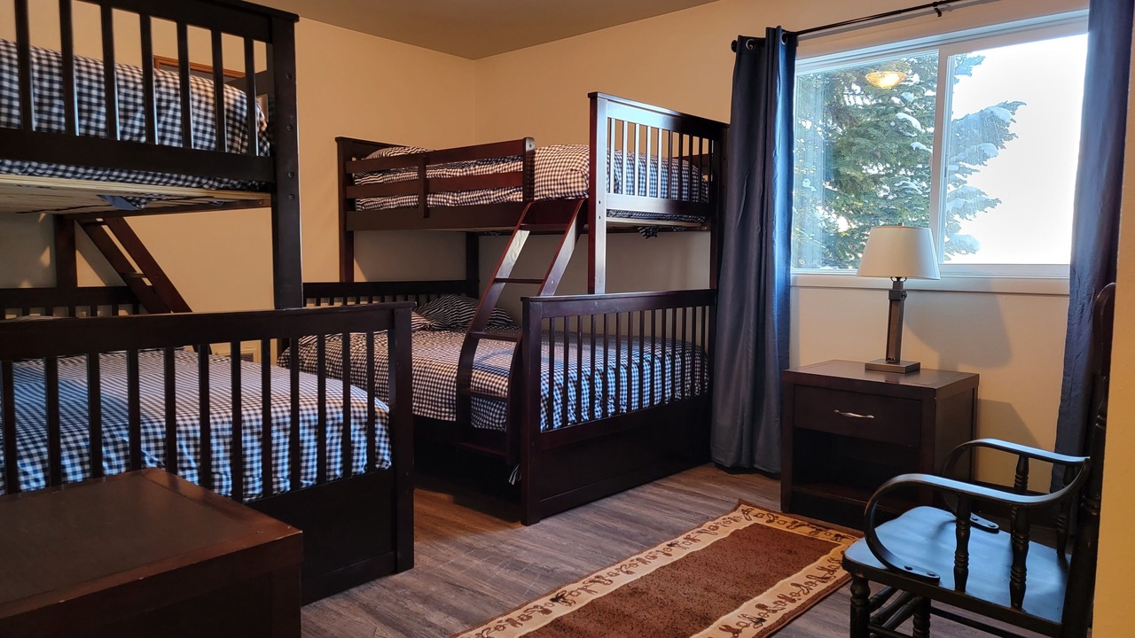 Photo of Others in Victor