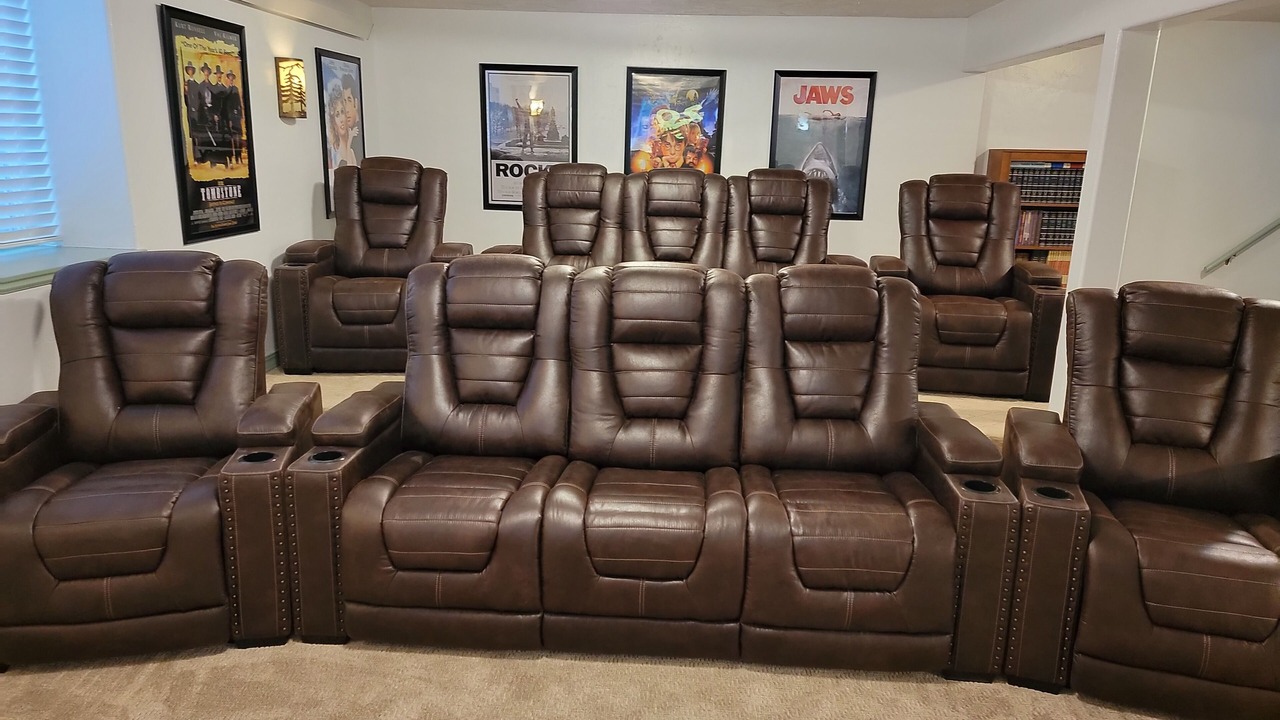 Photo of Others in Victor