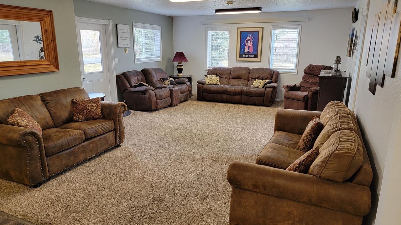 Photo of Livingroom in Victor