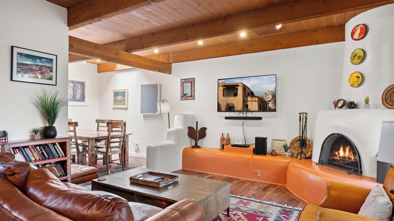 Photo of Livingroom in Northeast Santa Fe