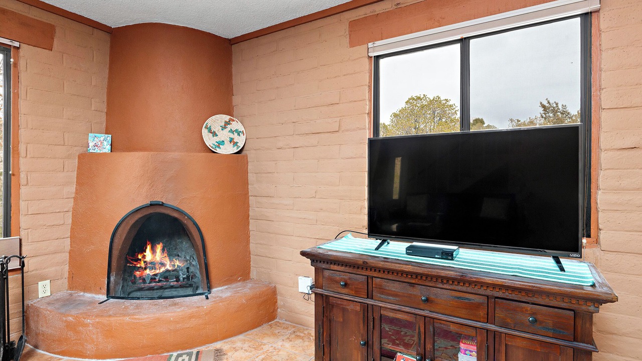 Photo of Livingroom in Northeast Santa Fe