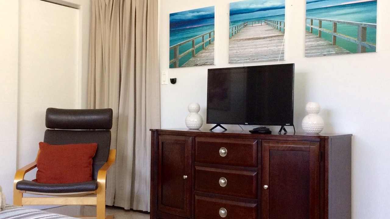 Photo of Bedroom in Oakland Park