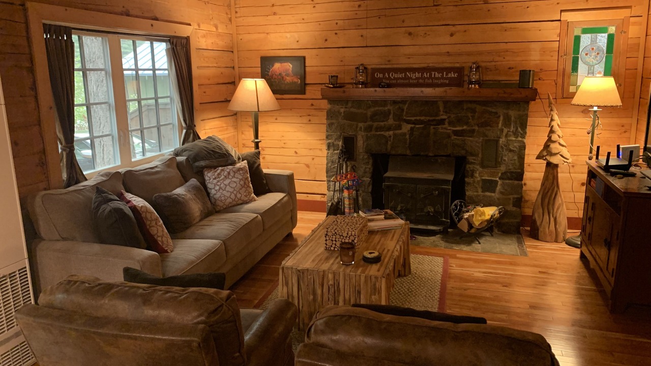 Photo of Livingroom in Tahoe Pines